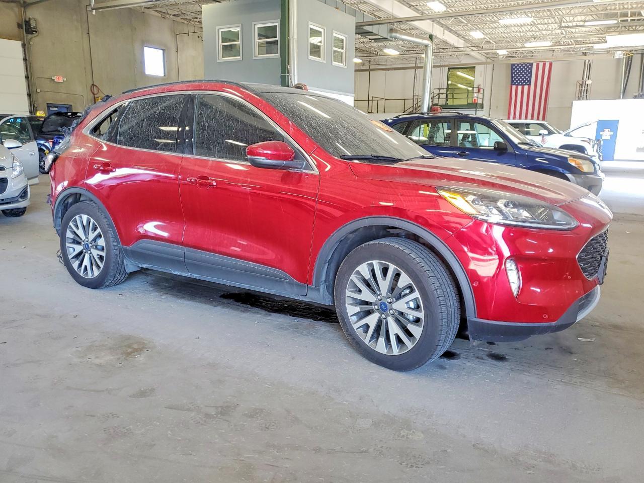 2020 Ford Escape Titanium - Image 4