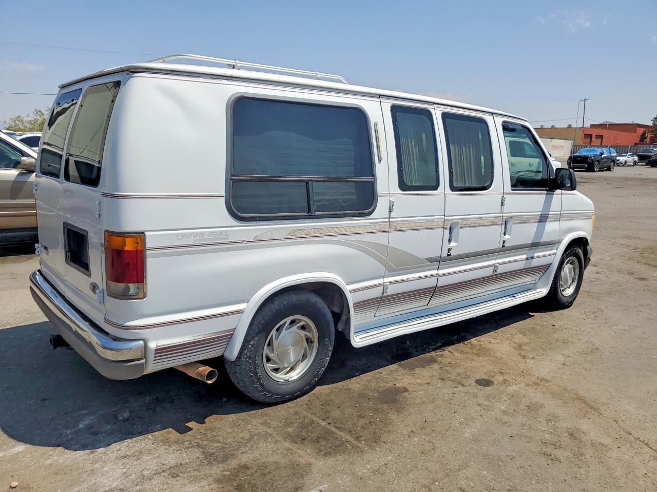 1994 Ford Econoline E150 Van - Image 3