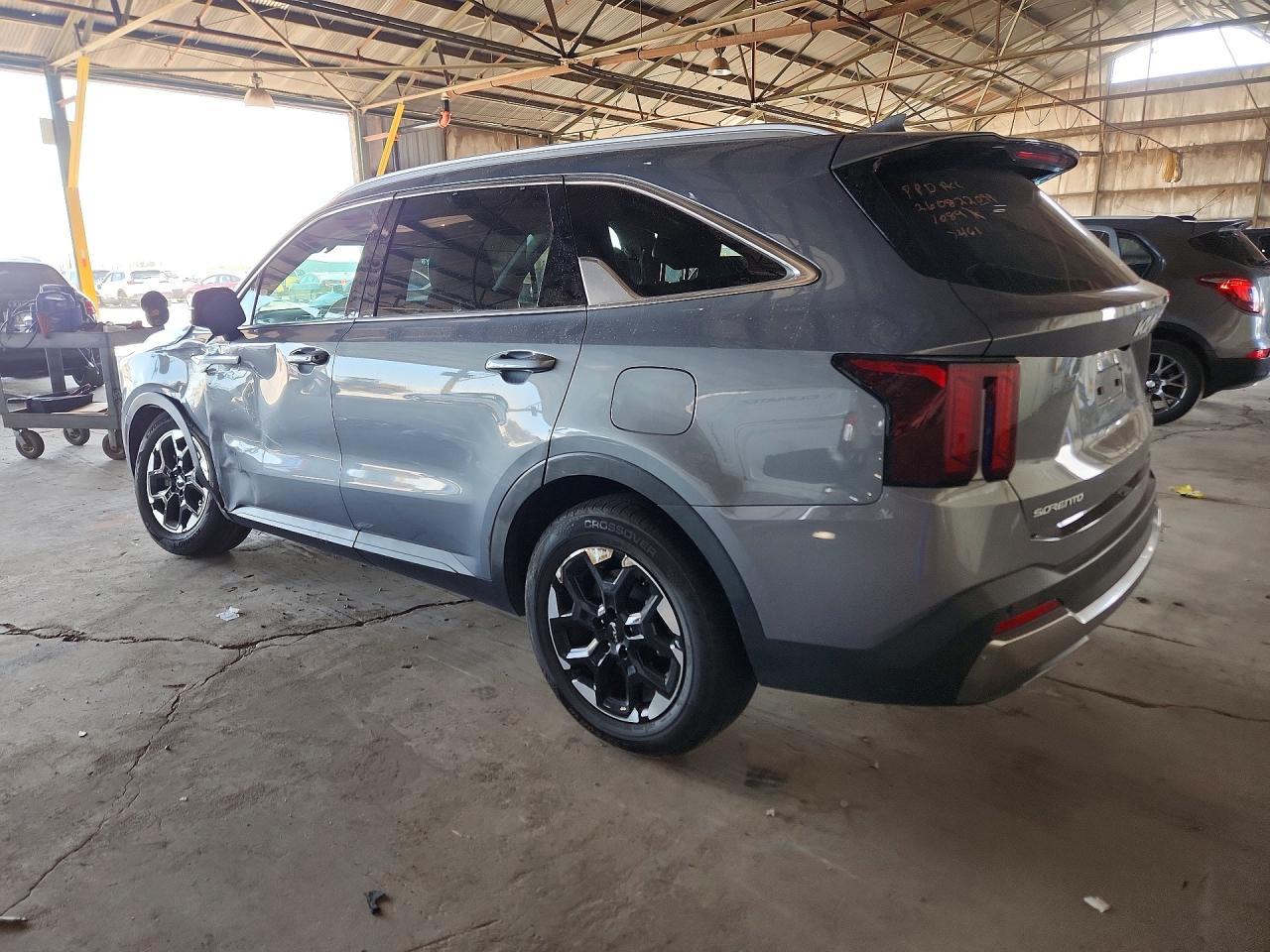 2024 Kia Sorento S - Фото 2