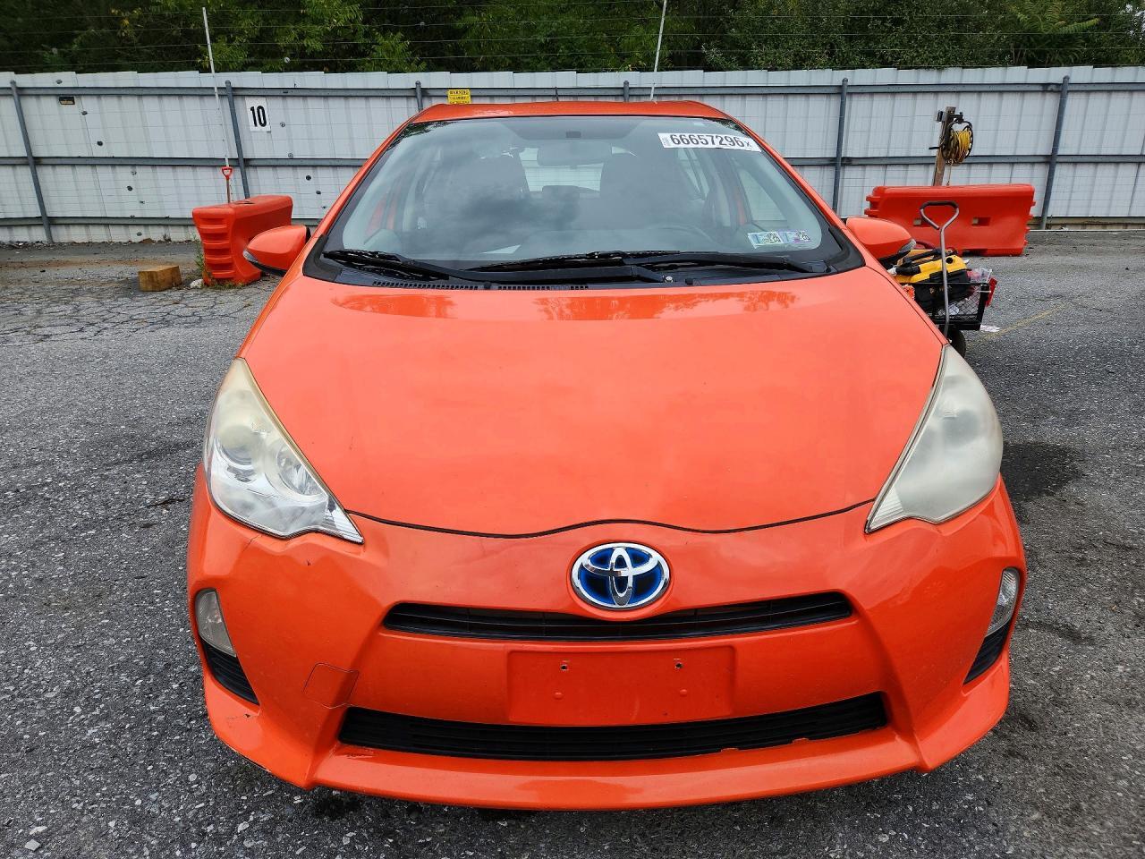 2012 Toyota Prius C Two - Image 5