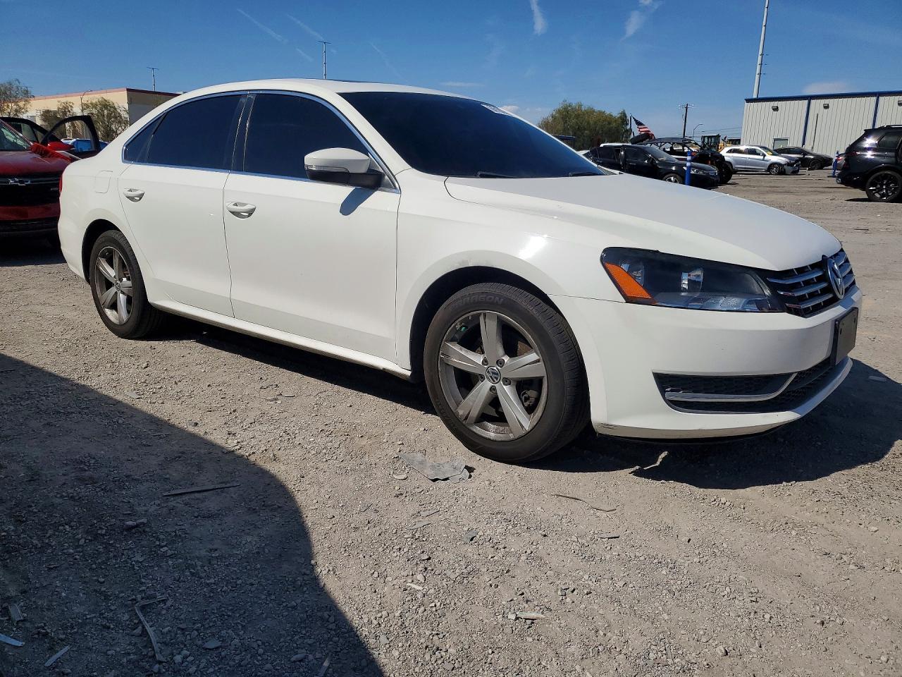 2013 Volkswagen Passat Se - Фото 4