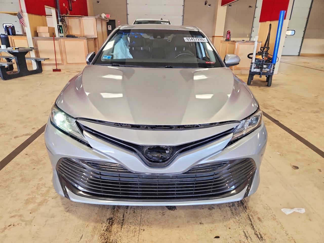 2019 Toyota Camry Le - Фото 5