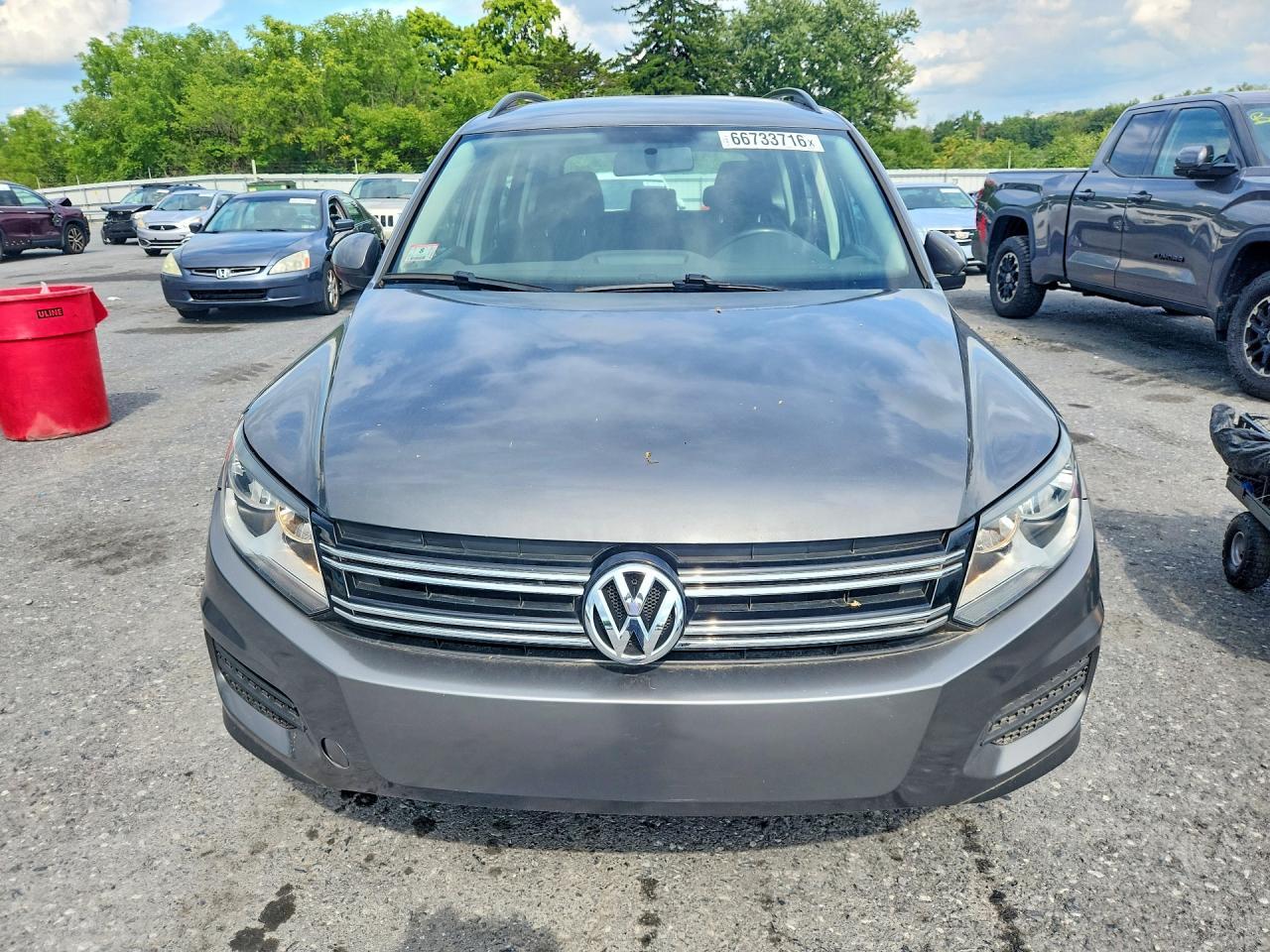2018 Volkswagen Tiguan Limited - Image 5
