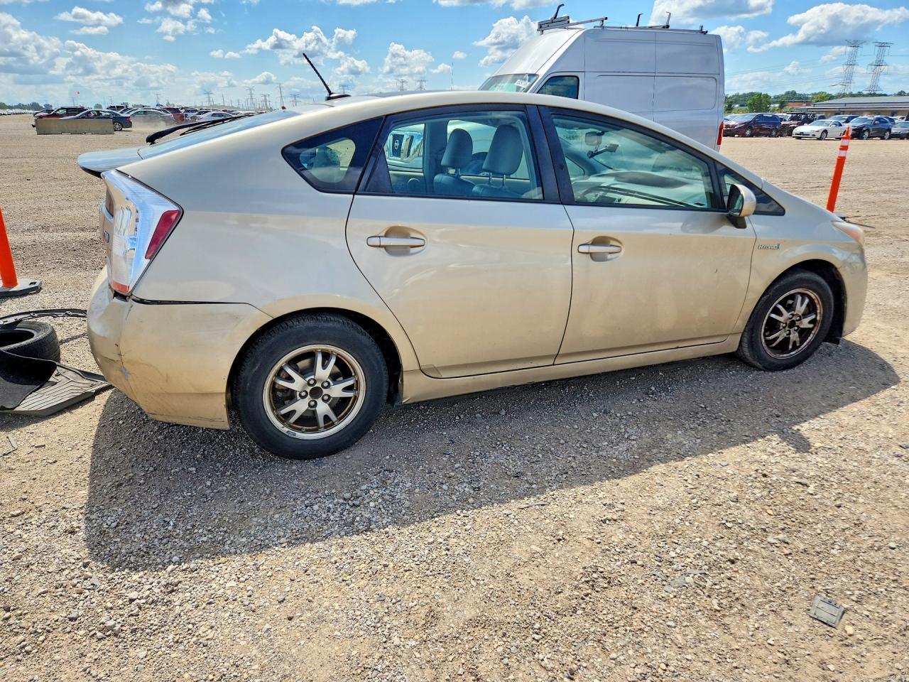 2010 Toyota Prius Iv - Image 3