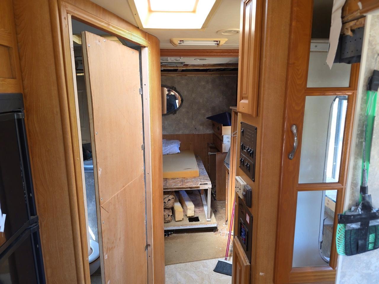 2004 Ford 550 Super Rv - Фото 6