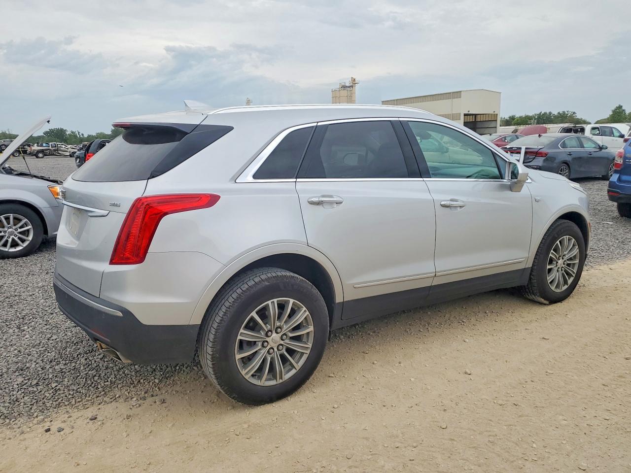 2017 Cadillac Xt5 Luxury - Фото 3