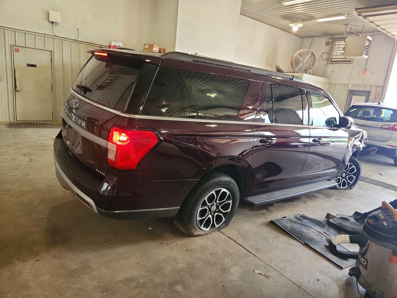 2024 Ford Expedition Max Xlt - Image 3