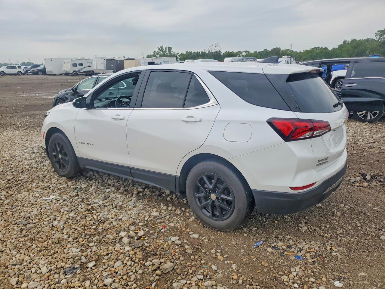 2022 Chevrolet Equinox Lt - Image 2