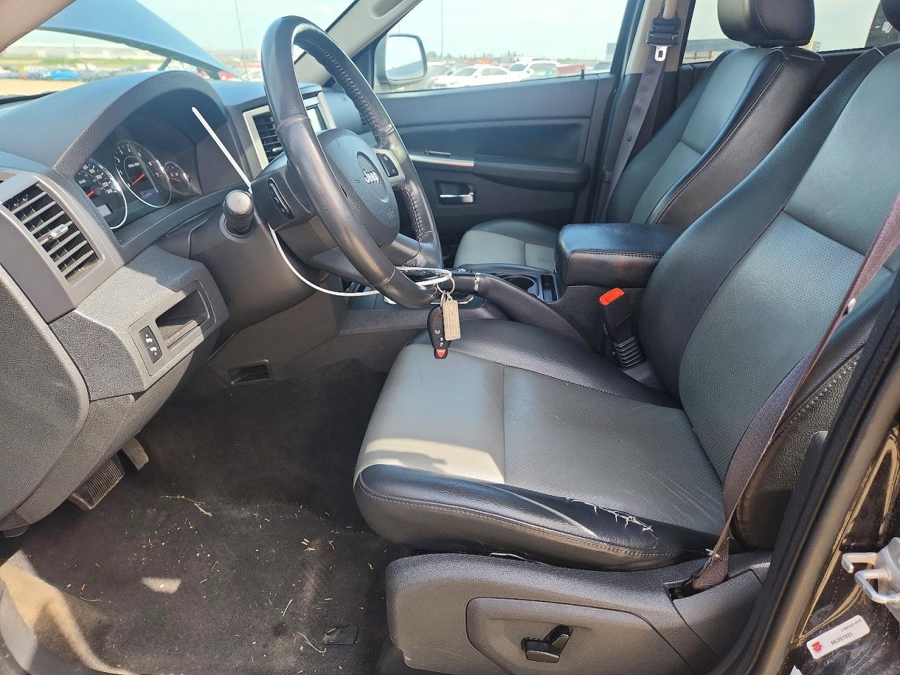2008 Jeep Grand Cherokee Laredo - Image 7