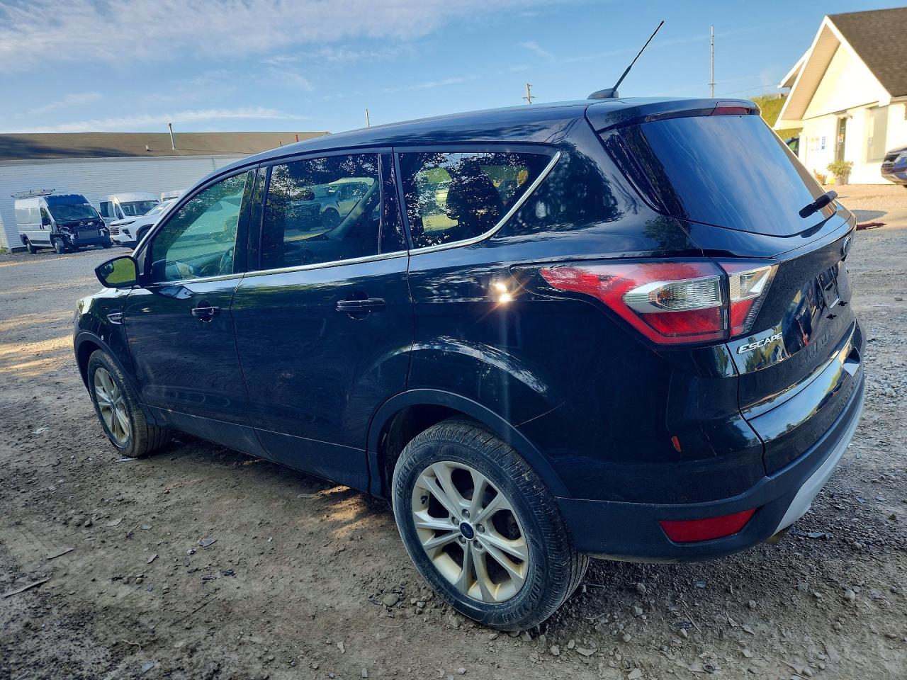 2017 Ford Escape Se - Фото 2