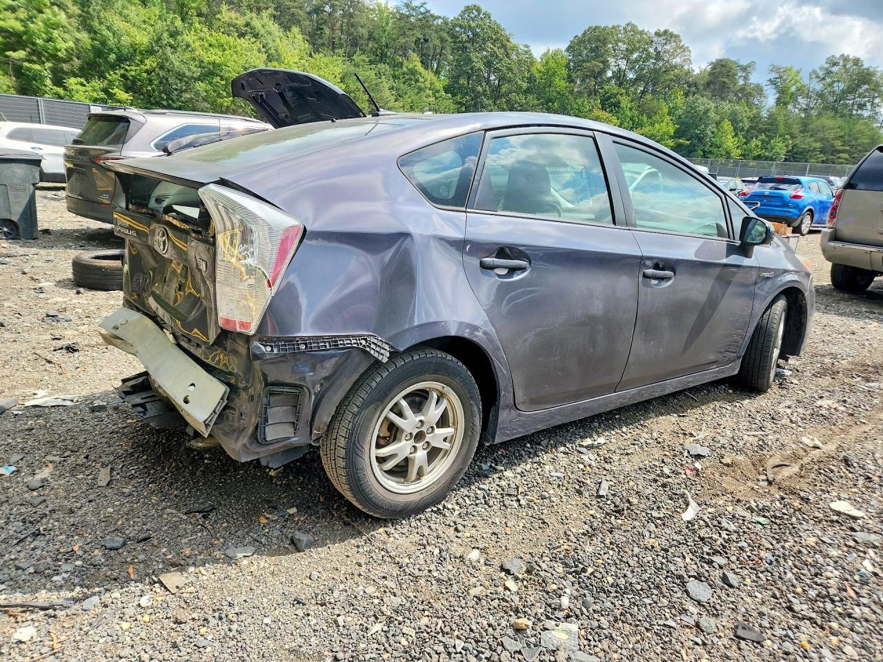2011 Toyota Prius Two - Фото 3