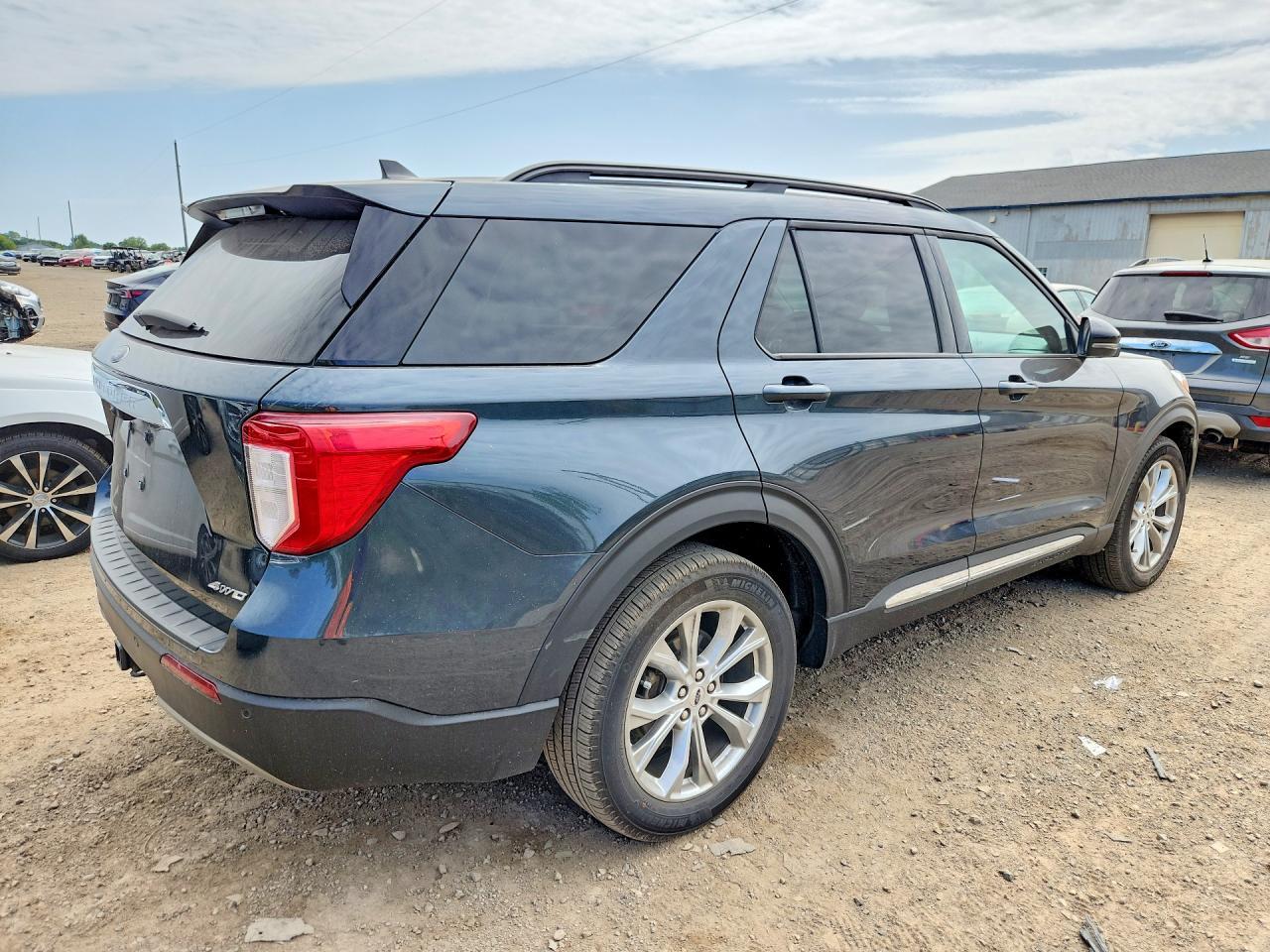 2024 Ford Explorer Xlt - Image 3