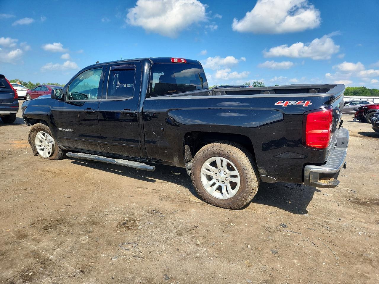 2017 Chevrolet Silverado K1500 Lt - Фото 2