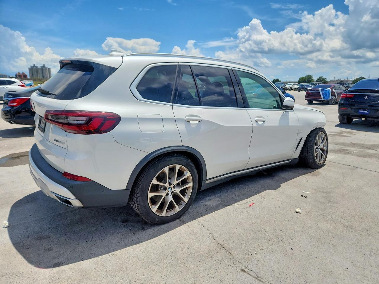 2022 BMW X5 Sdrive 40I - Image 3