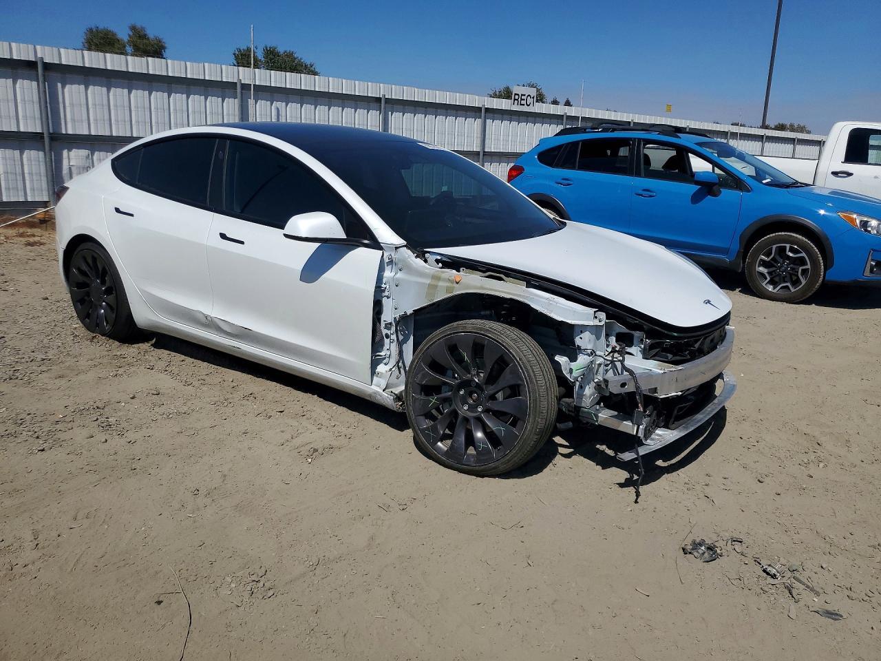 2022 Tesla Model 3 - Image 4