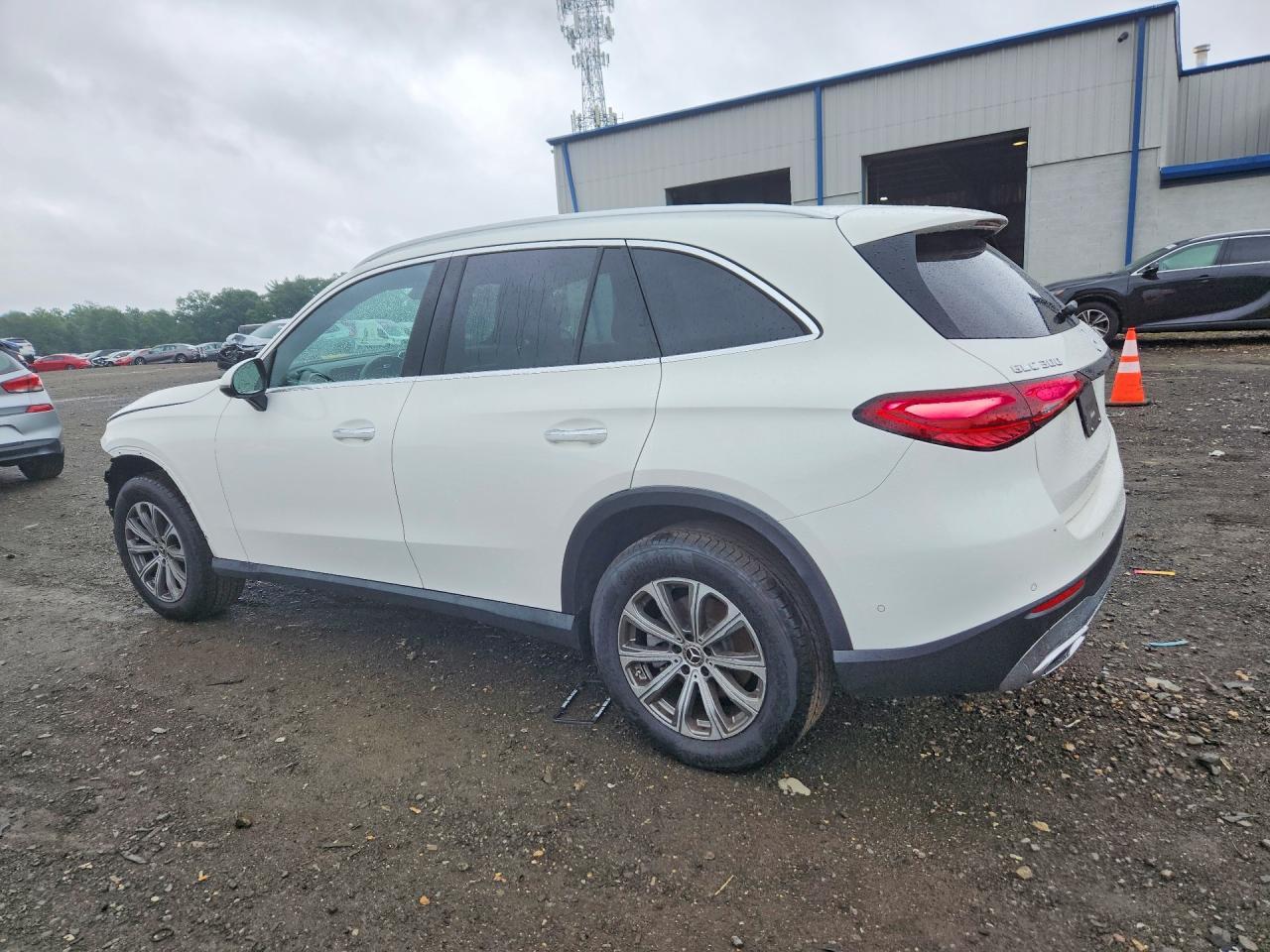 2026 Mercedes-Benz Glc 300 4Matic - Фото 2