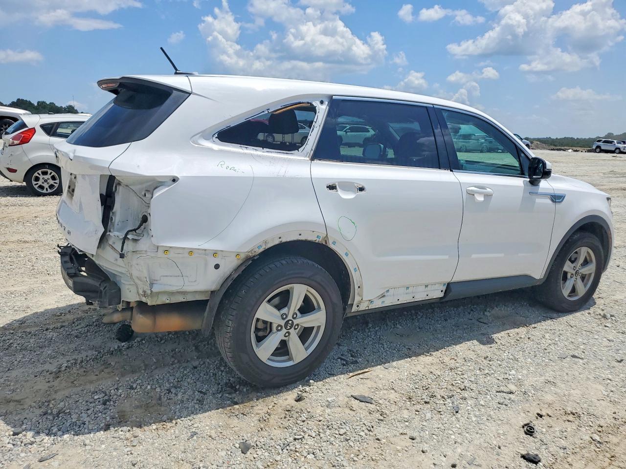 2021 Kia Sorento Lx - Фото 3