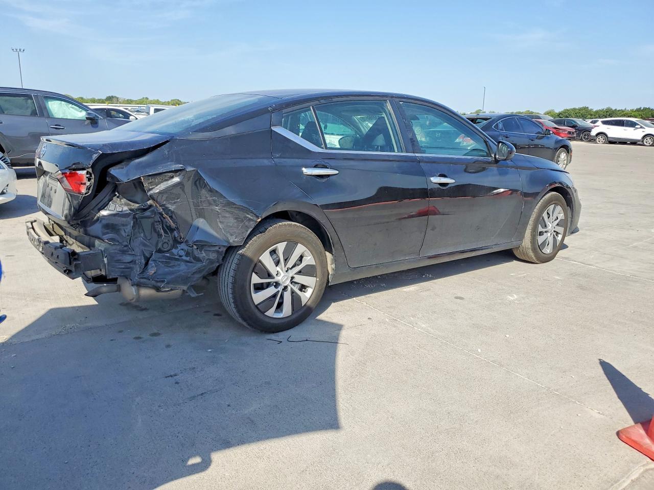 2021 Nissan Altima S - Фото 3