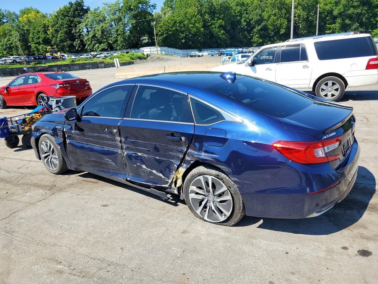 2018 Honda Accord Hybrid - Image 2