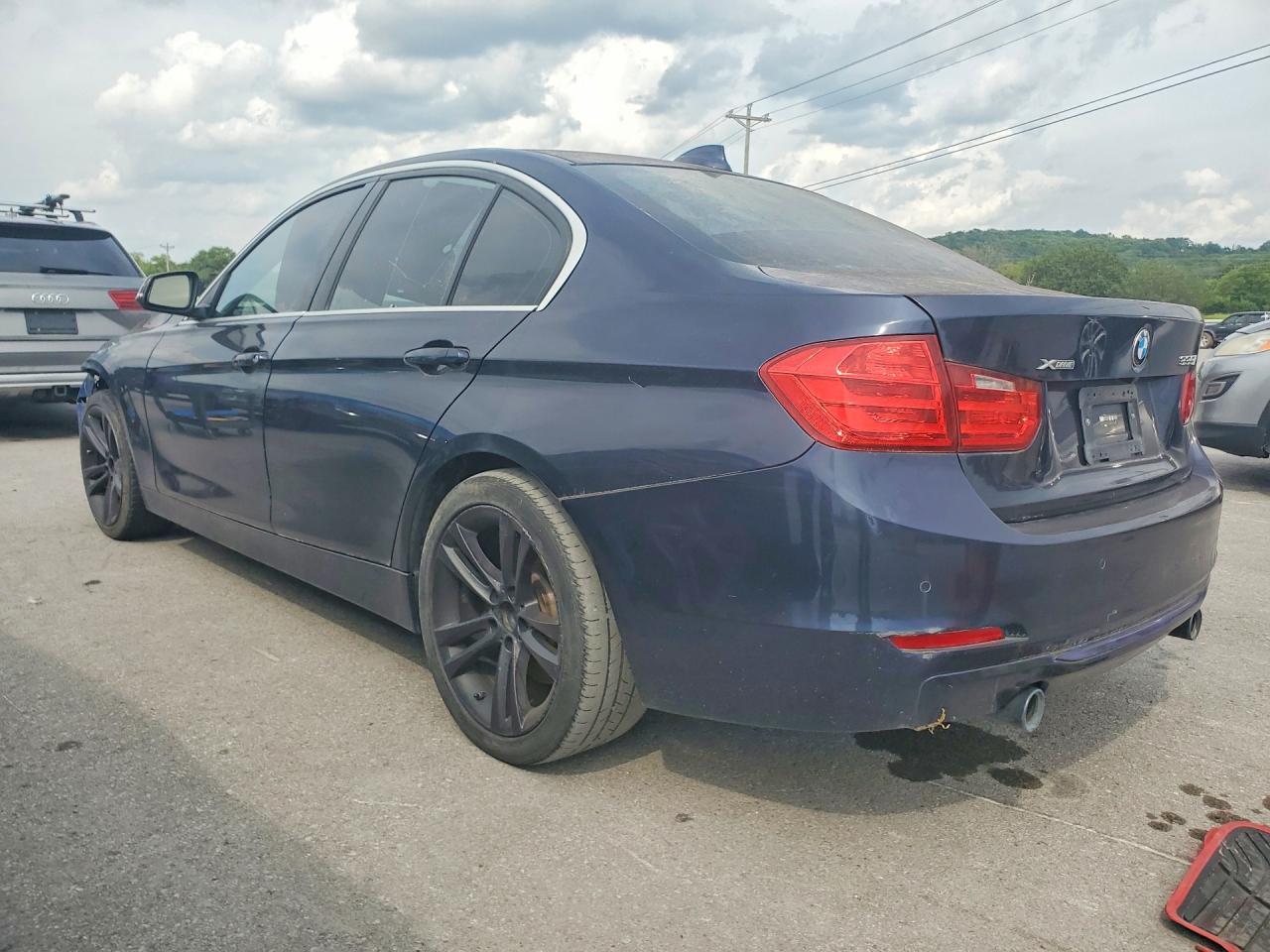 2015 BMW 335 Xi - Фото 2