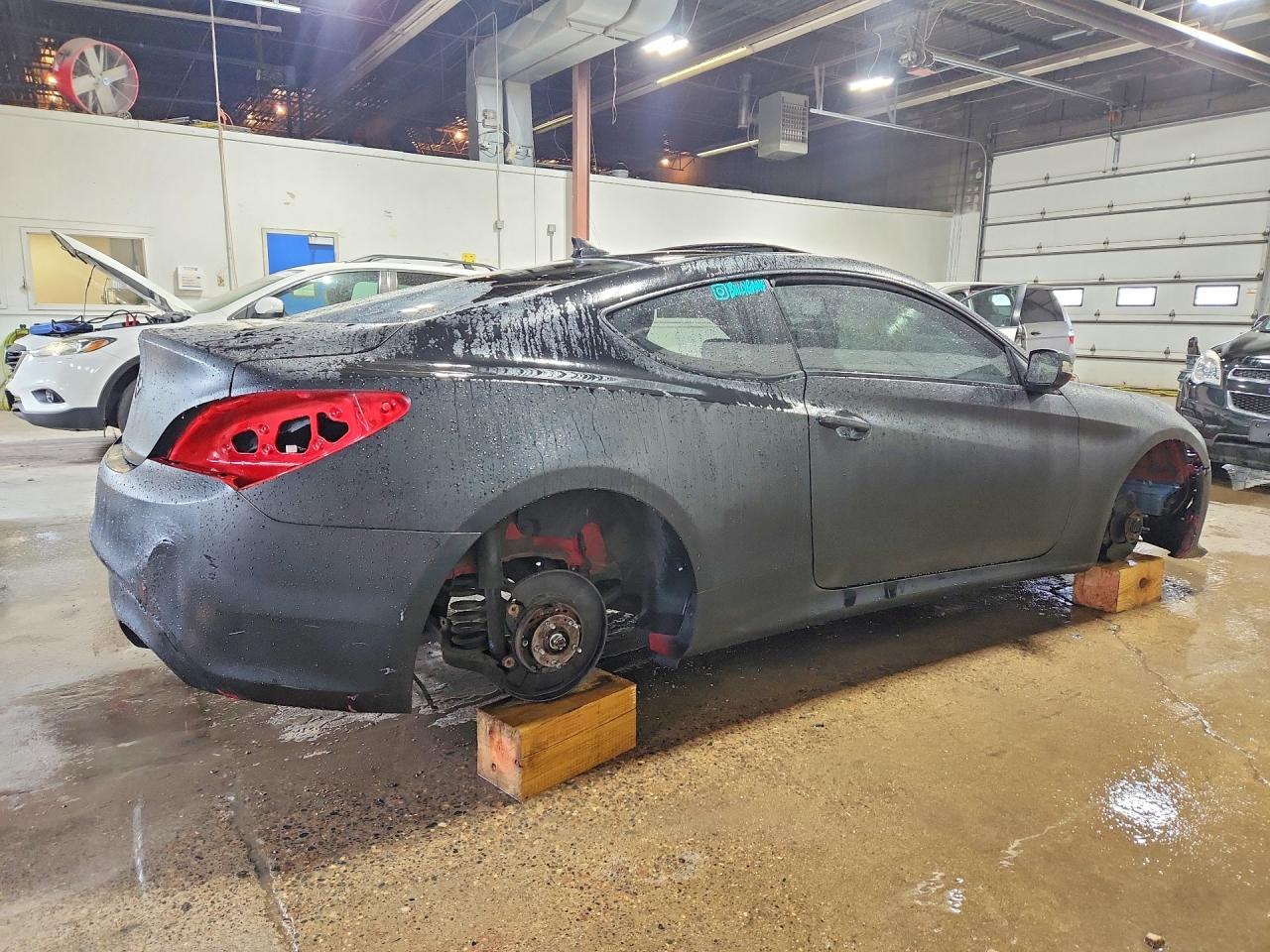 2011 Hyundai Genesis Coupe 3.8L R-Spec - Фото 3