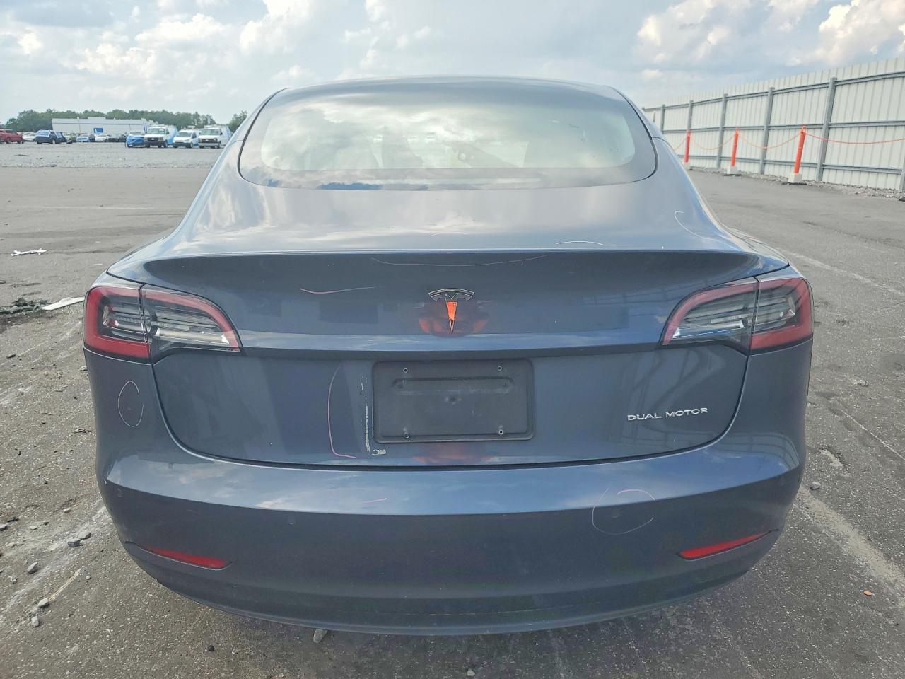 2022 Tesla Model 3 - Фото 6