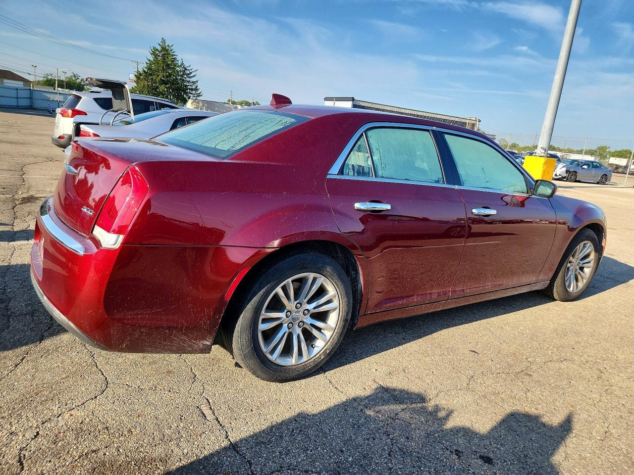 2018 Chrysler 300 Touring - Image 3