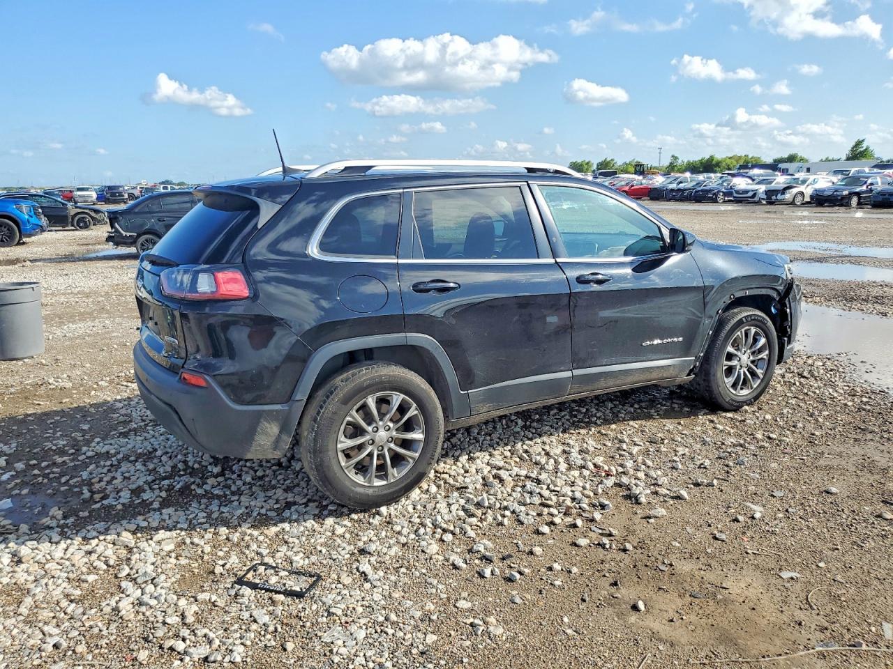 2019 Jeep Cherokee Latitude Plus - Image 4
