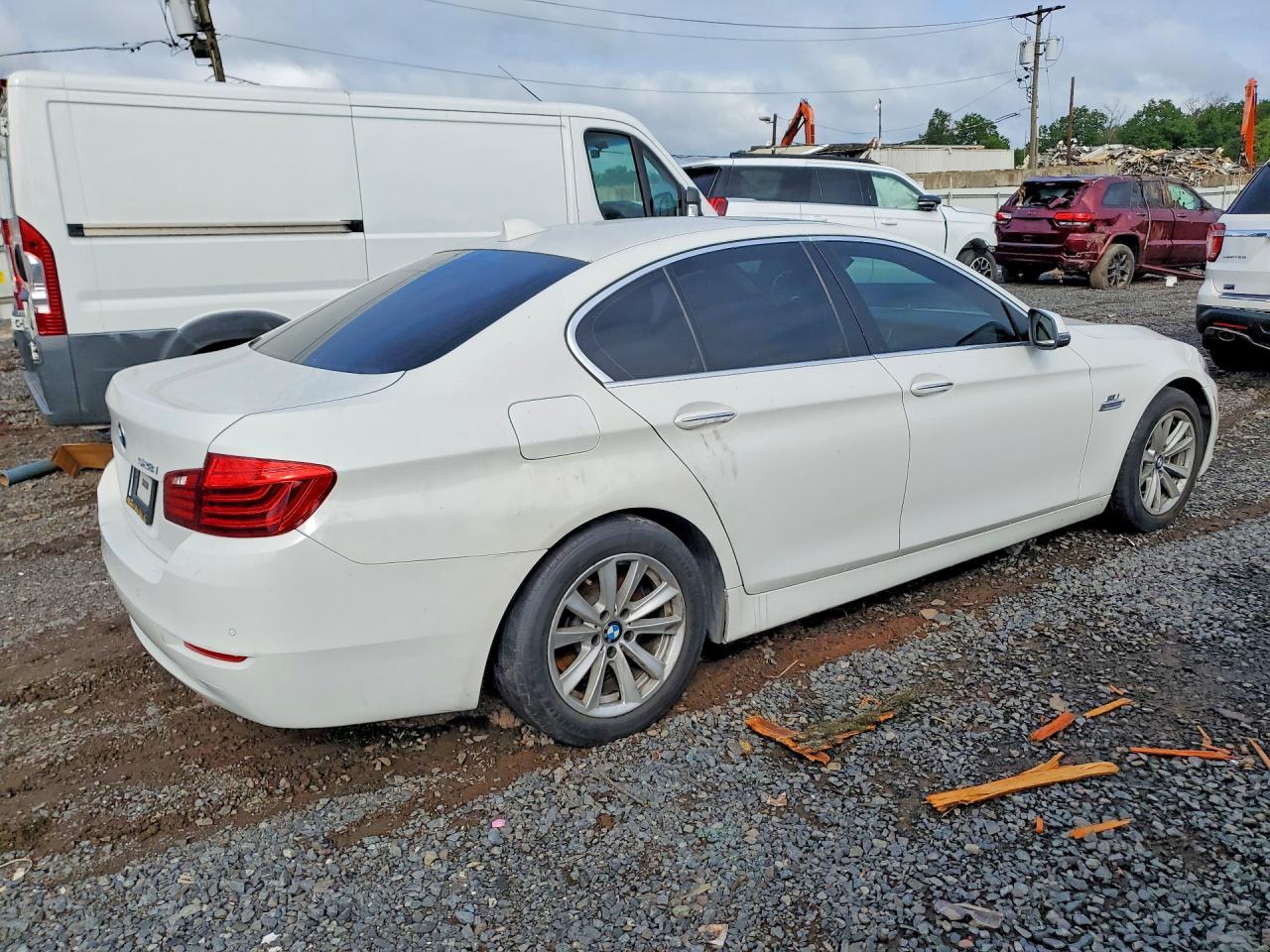 2016 BMW 528 I - Image 3