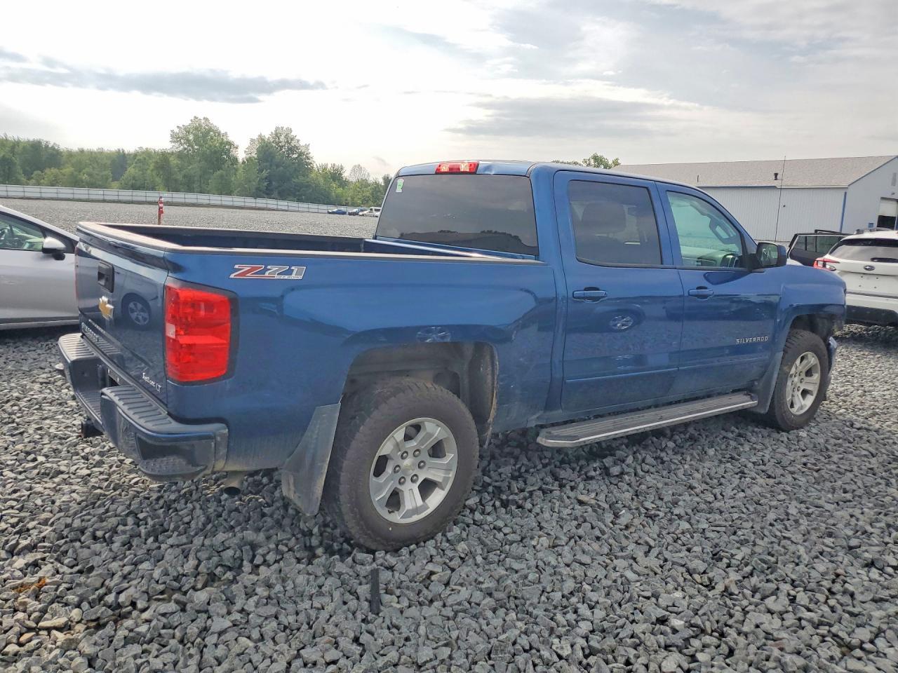 2017 Chevrolet Silverado K1500 Lt - Image 3