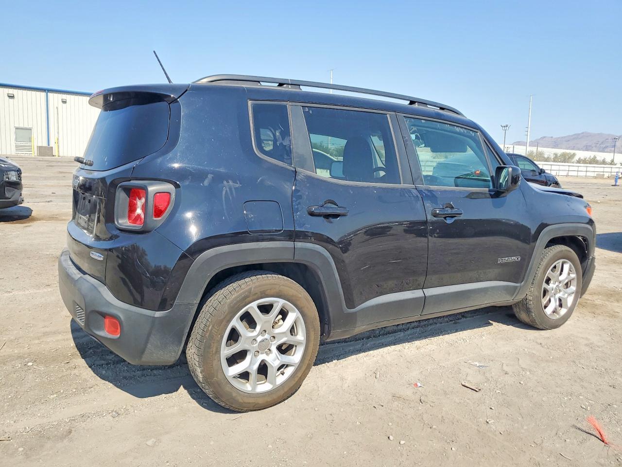 2017 Jeep Renegade Latitude - Фото 3