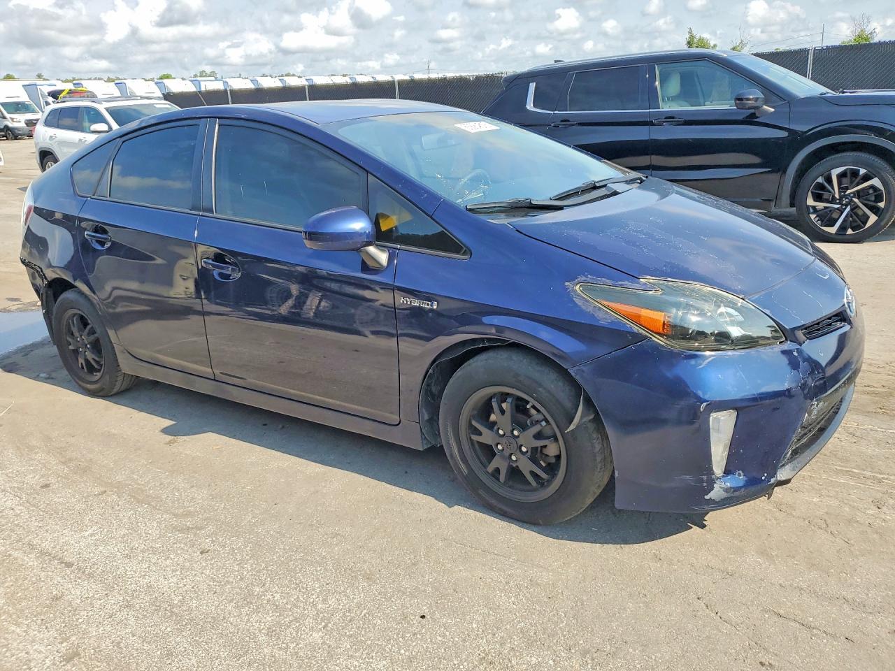2013 Toyota Prius Two - Image 4