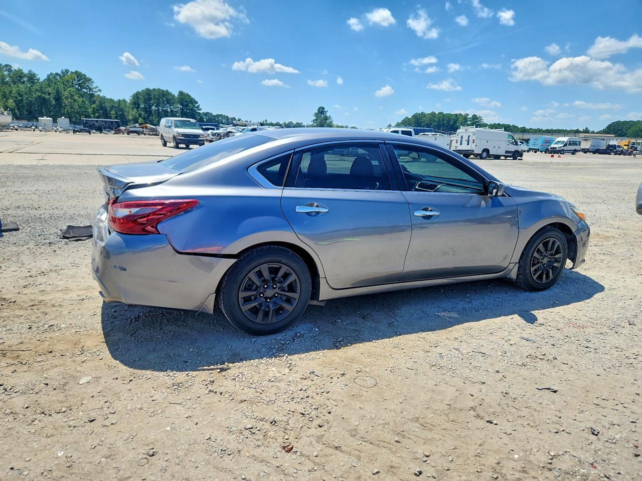 2018 Nissan Altima 2.5 S - Фото 3