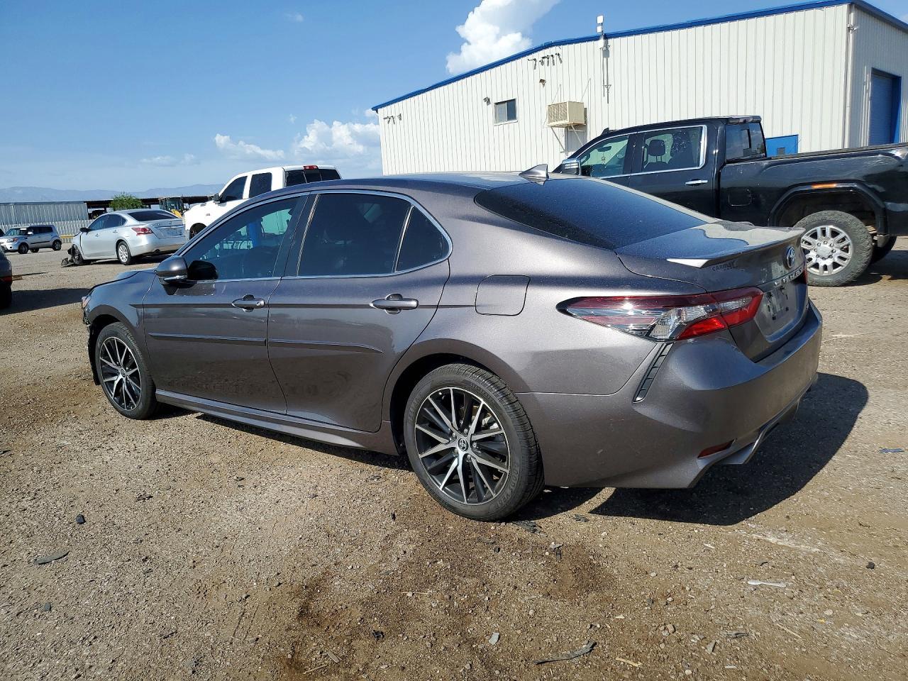 2023 Toyota Camry Se - Image 2