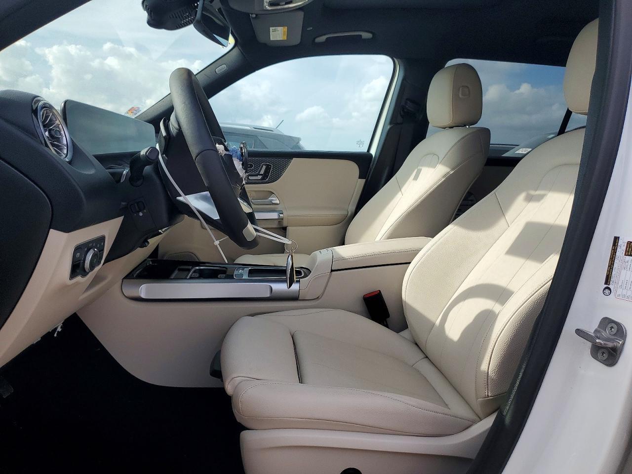 2025 Mercedes-Benz Glb 250 4Matic - Image 7