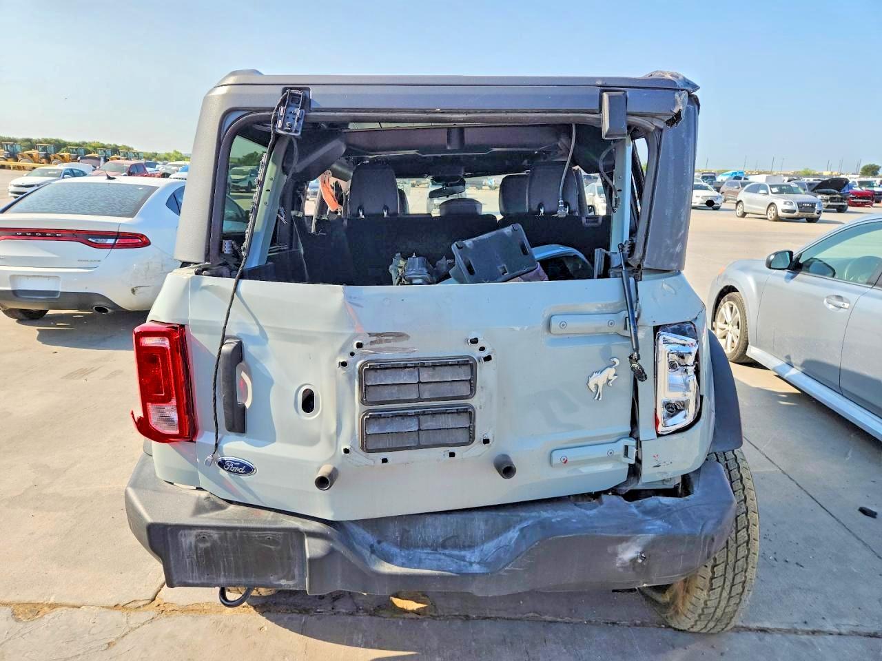 2024 Ford Bronco Big Bend - Image 6