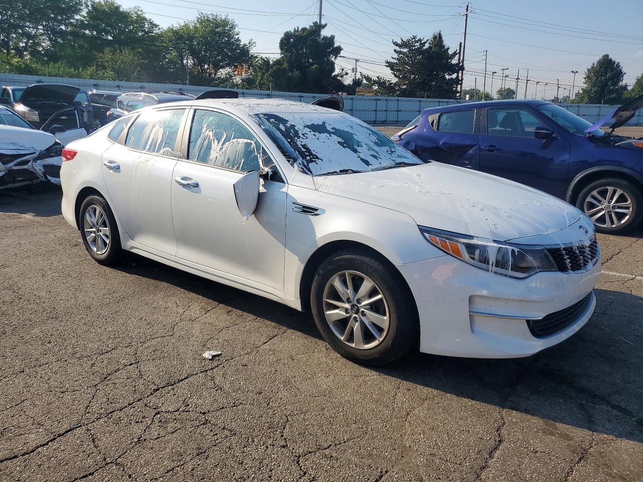 2017 Kia Optima Lx - Фото 4