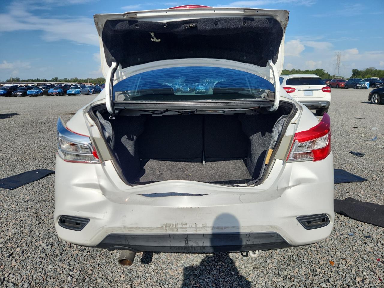2017 Nissan Sentra Sr - Image 6