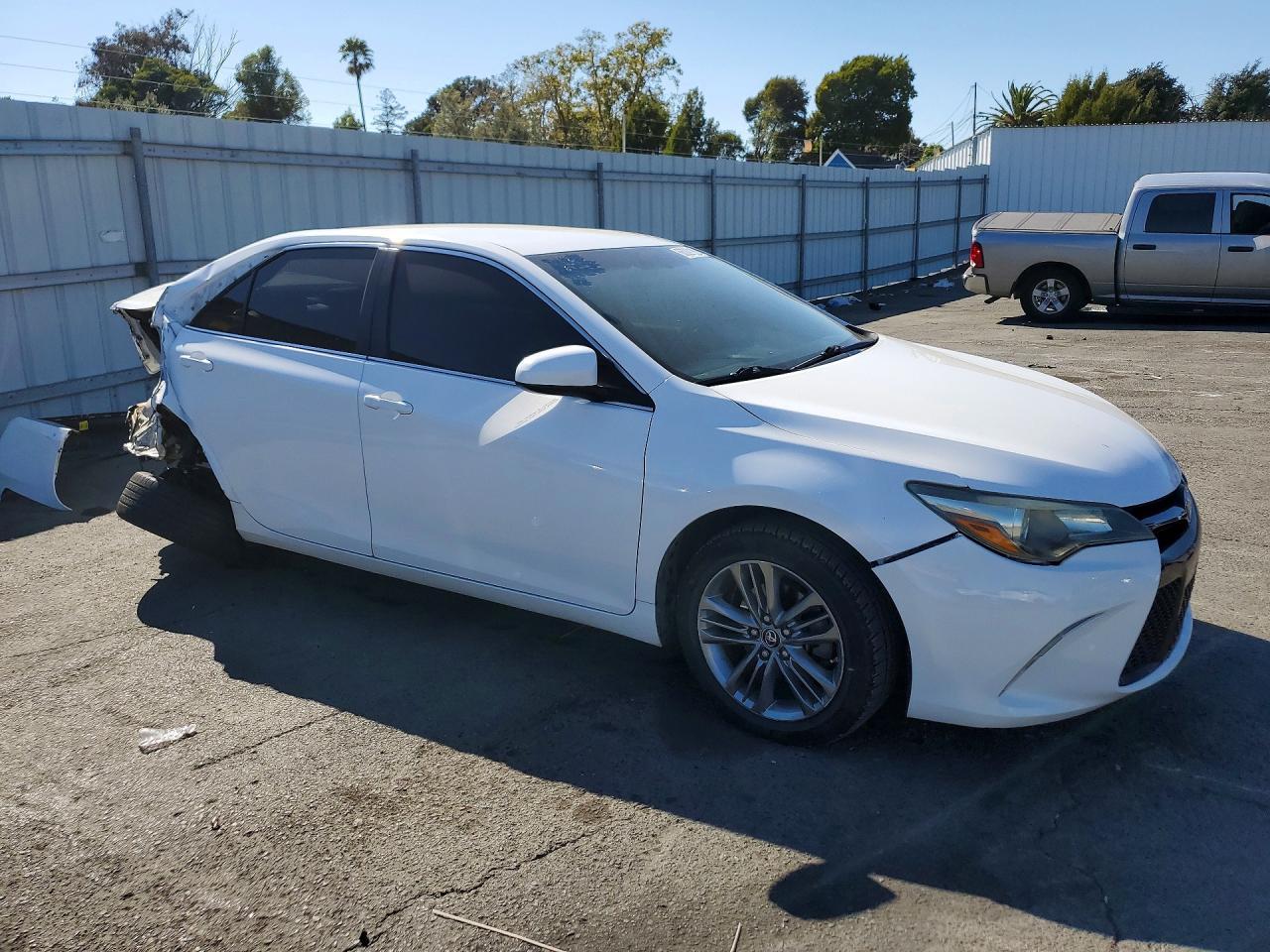 2015 Toyota Camry Se - Фото 4
