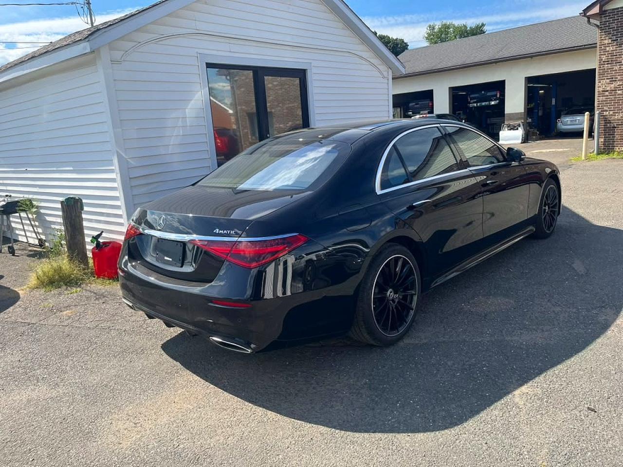 2022 Mercedes-Benz S 580 4Matic - Image 3