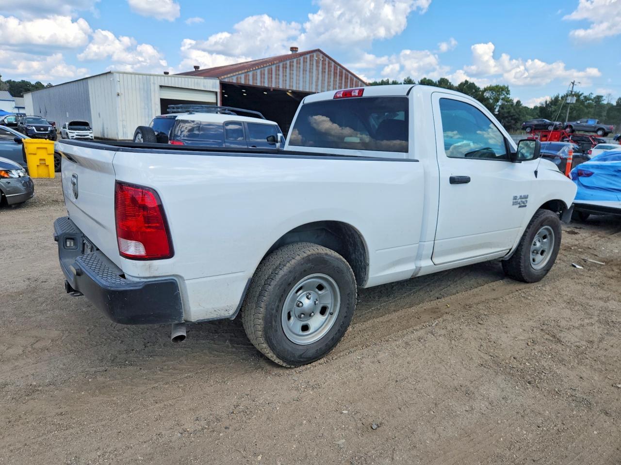 2021 Ram 1500 Classic Tradesman - Фото 3
