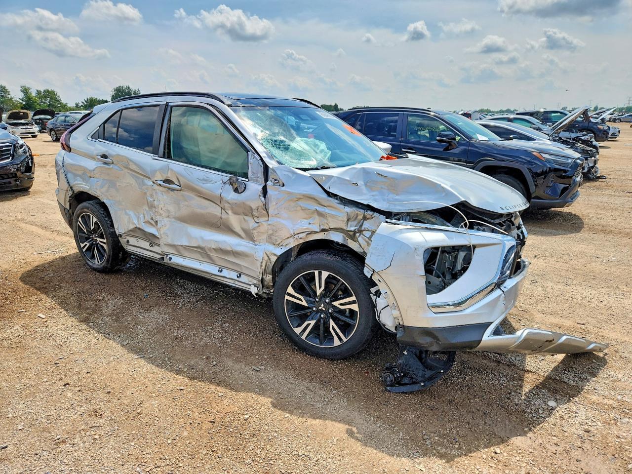 2023 Mitsubishi Eclipse Cross Se - Фото 4