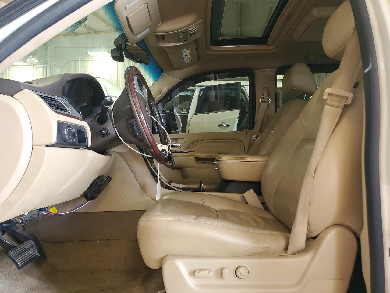 2014 Cadillac Escalade Premium - Image 7