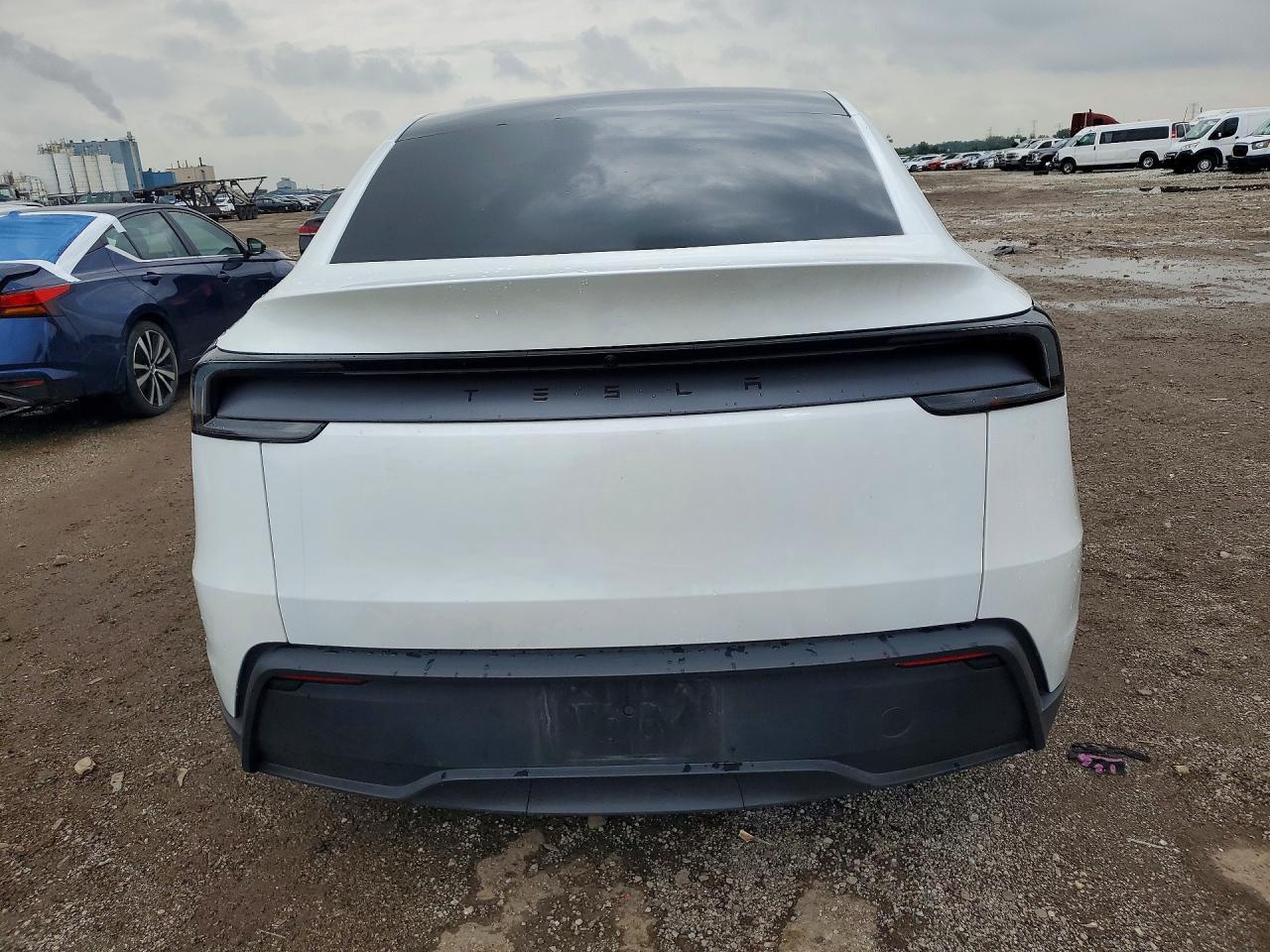 2026 Tesla Model Y - Image 6