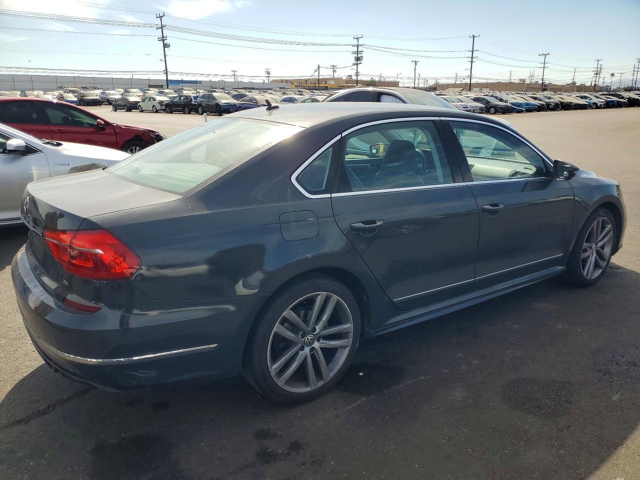 2016 Volkswagen Passat S - Фото 3