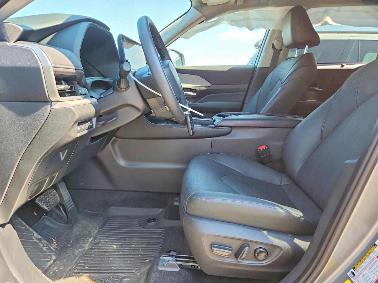 2025 Toyota Grand Highlander Hybrid Limited - Image 7