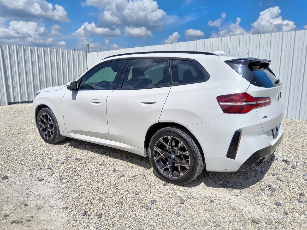 2025 BMW X3 30 xDrive - Image 2