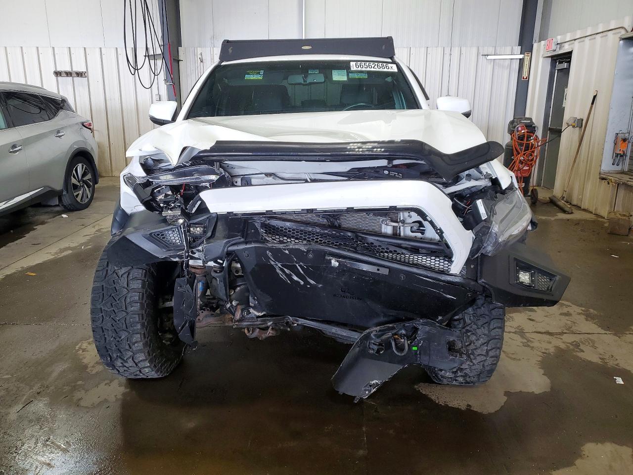 2017 Toyota Tacoma Trd Off-Road - Image 5