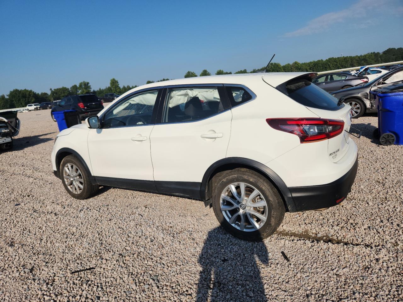 2022 Nissan Rogue Sport S - Фото 2