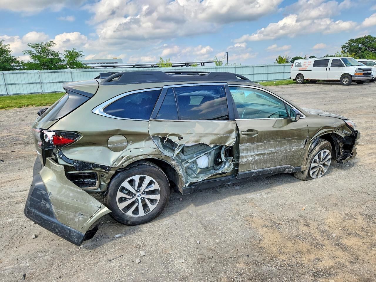 2025 Subaru Outback Premium - Image 3